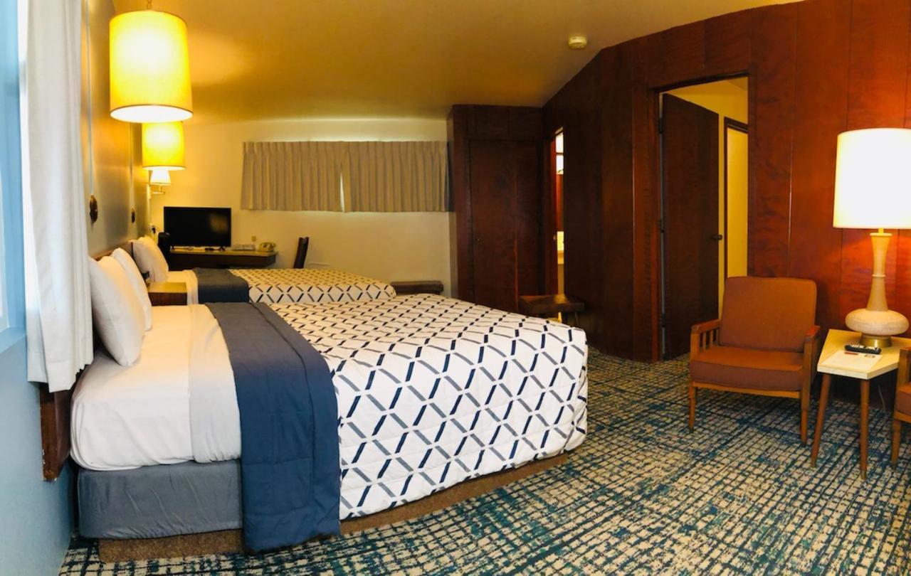 Curly Redwood Lodge Кресънт Сити Екстериор снимка