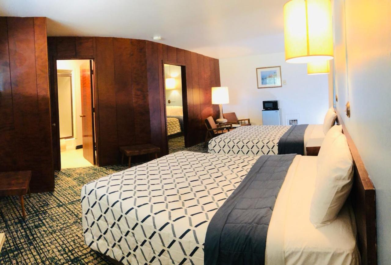 Curly Redwood Lodge Кресънт Сити Екстериор снимка
