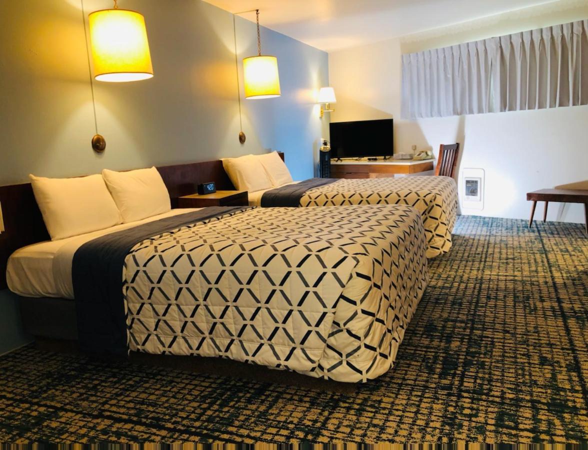 Curly Redwood Lodge Кресънт Сити Екстериор снимка