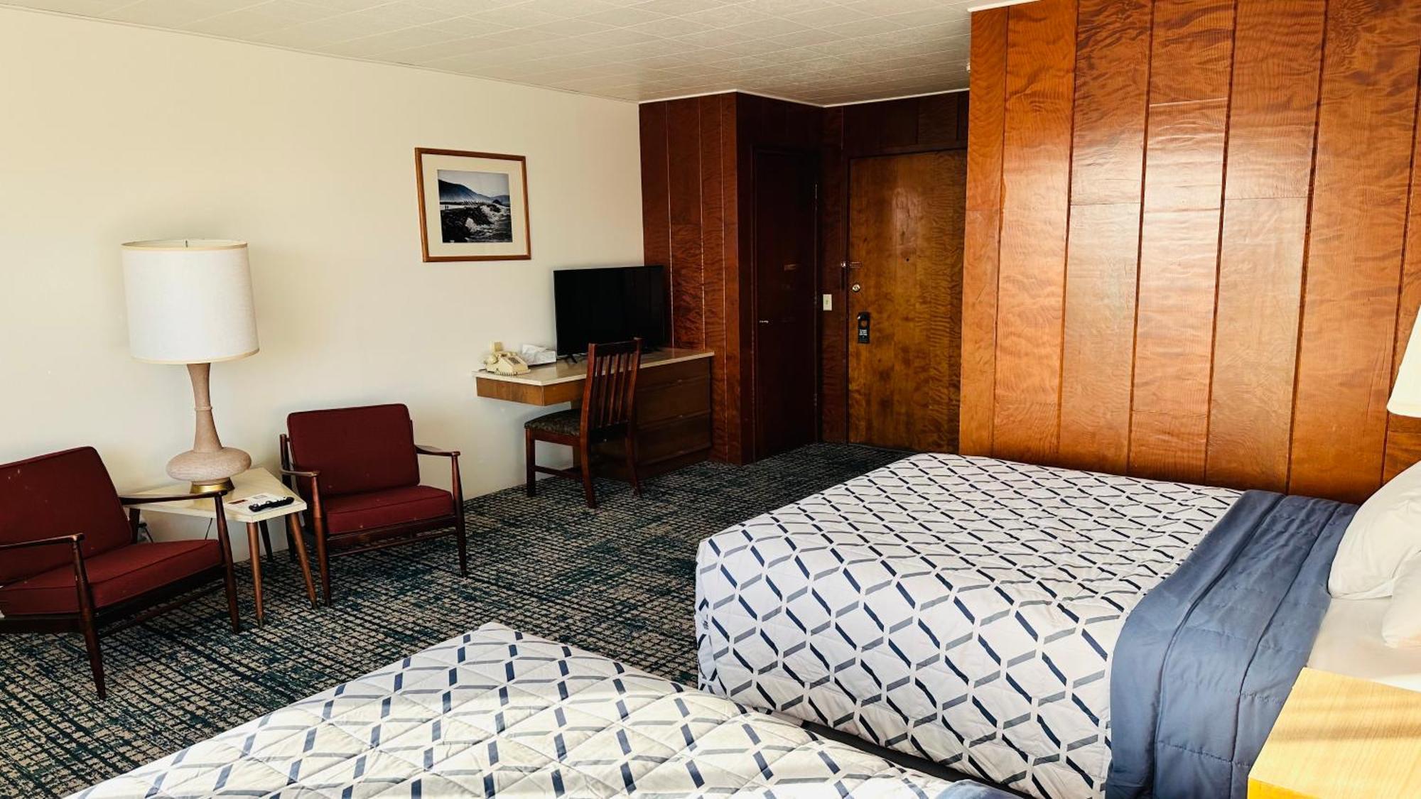 Curly Redwood Lodge Кресънт Сити Екстериор снимка
