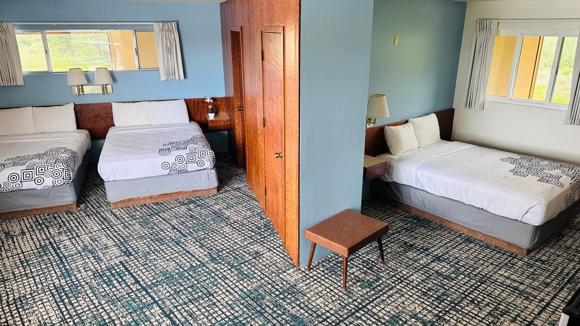 Curly Redwood Lodge Кресънт Сити Екстериор снимка