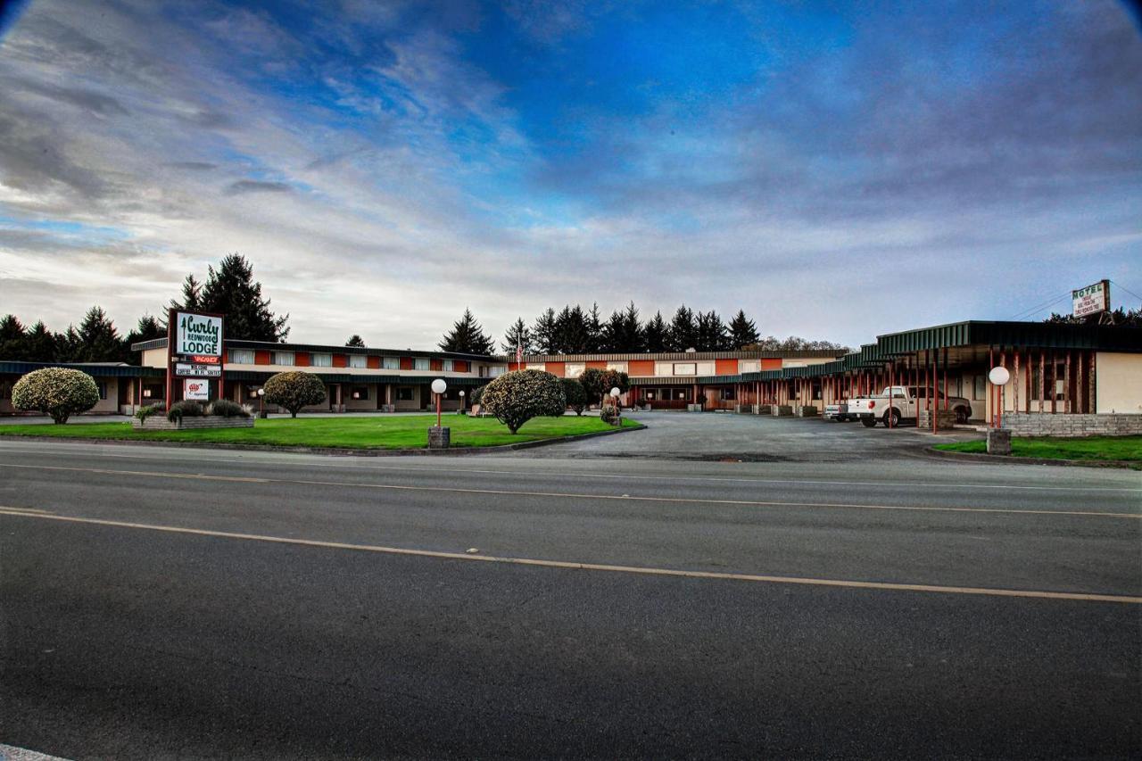 Curly Redwood Lodge Кресънт Сити Екстериор снимка